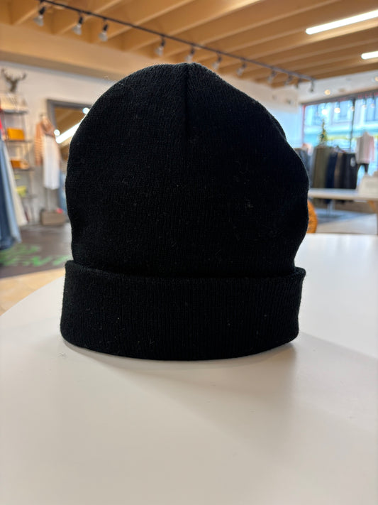 Basic Black Toque