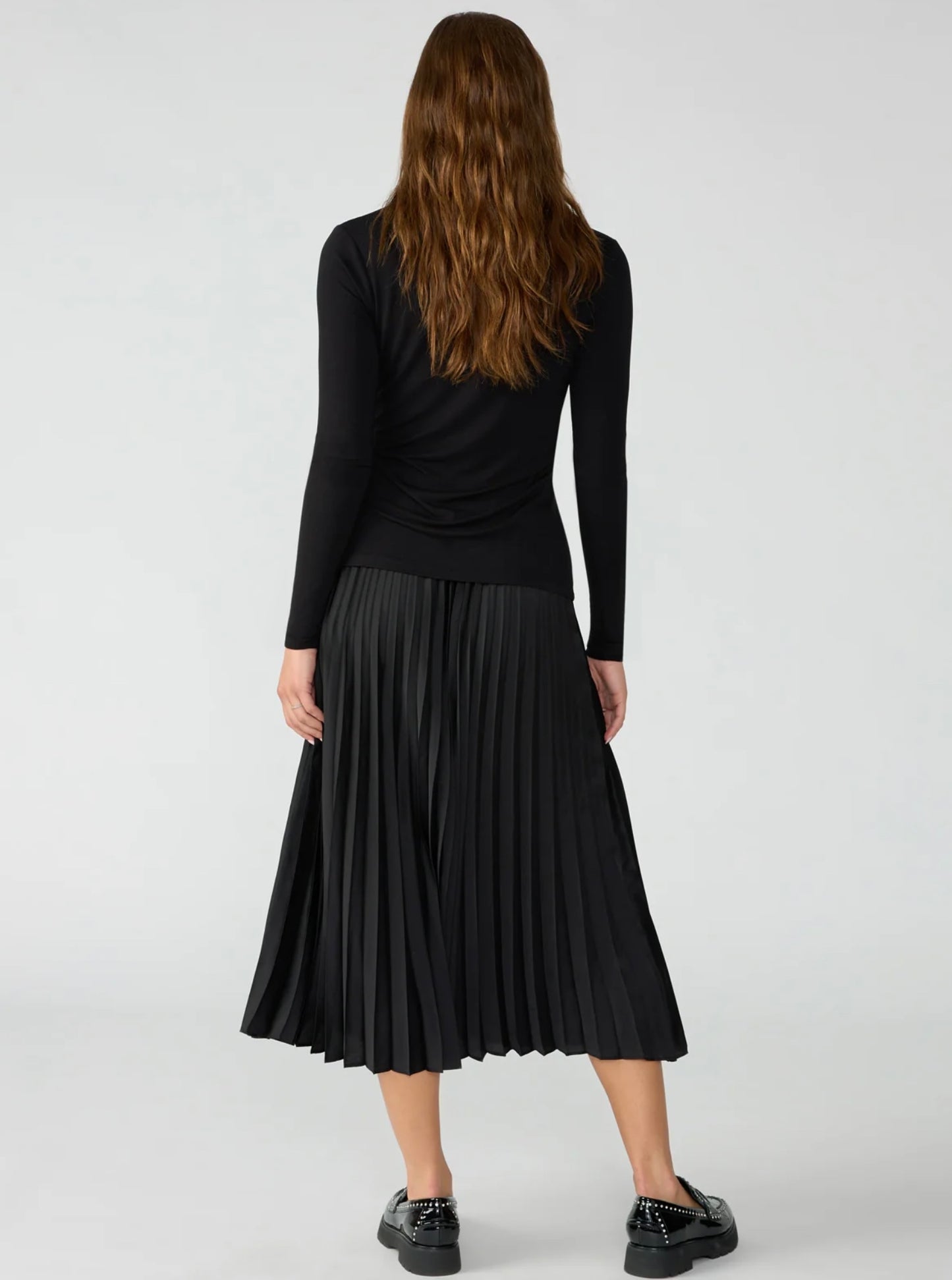 Everyday Pleated Satin Skirt — Black