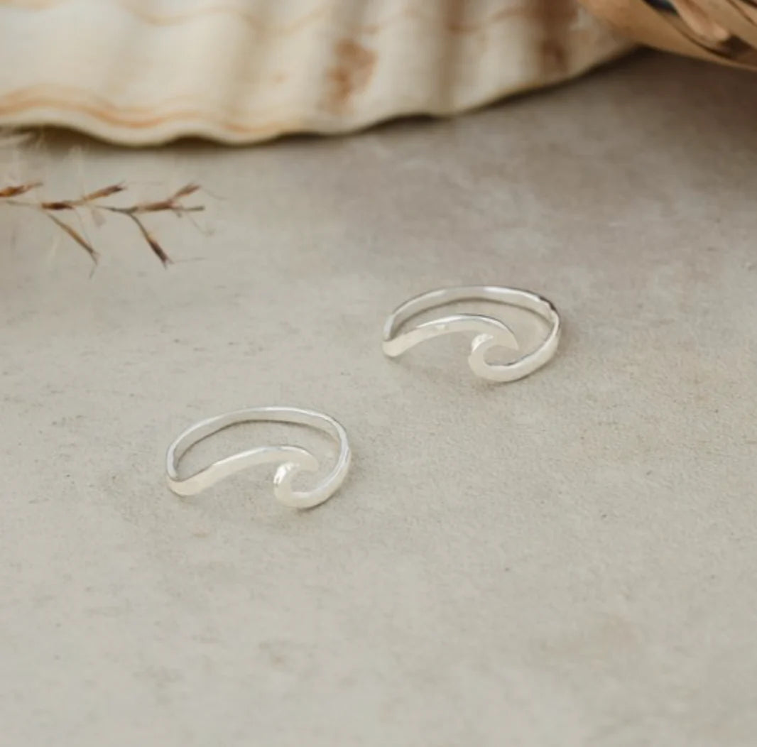 Wave Ring — Silver Plated