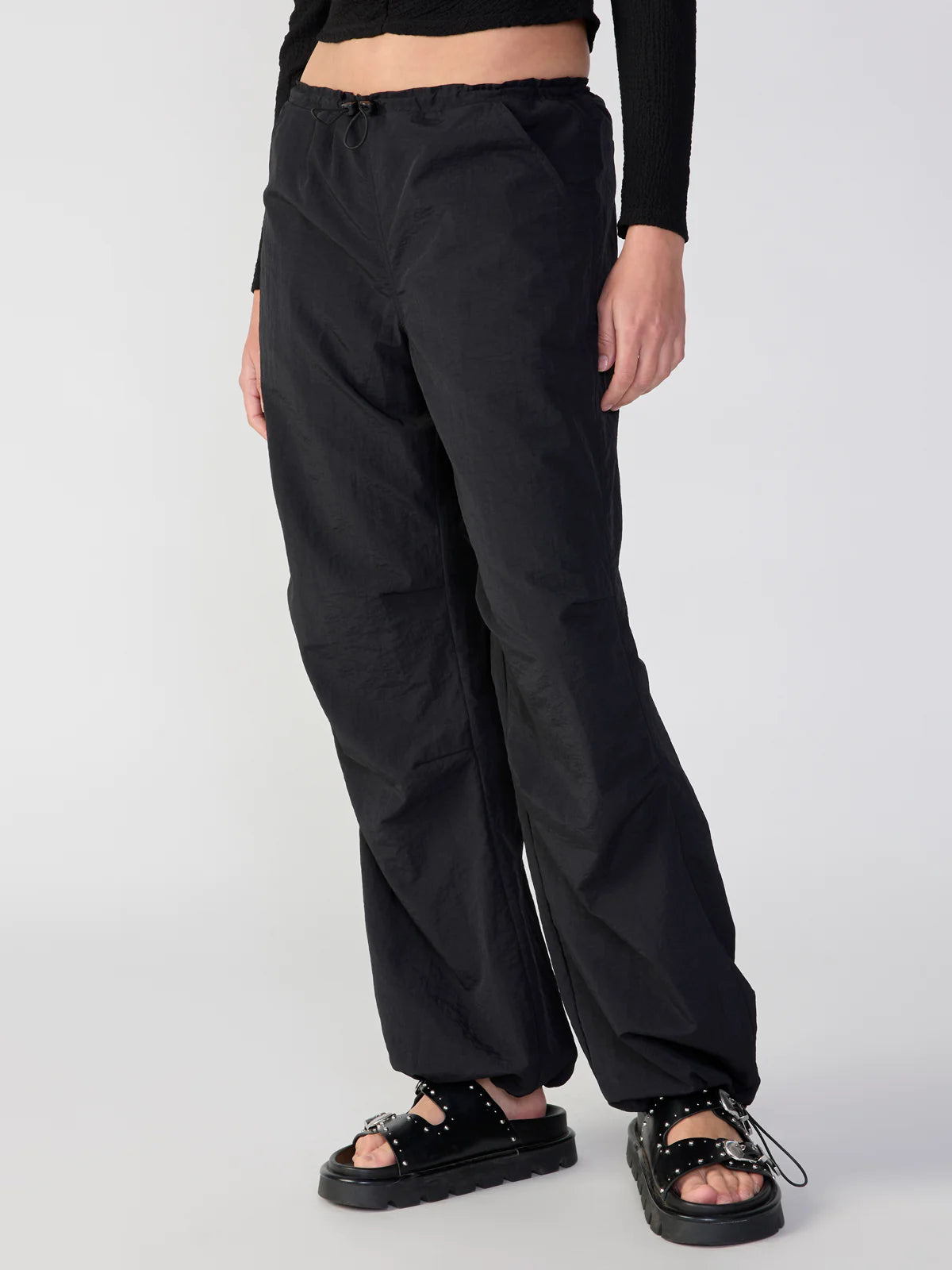 90's Parachute Standard Rise Pant — Black