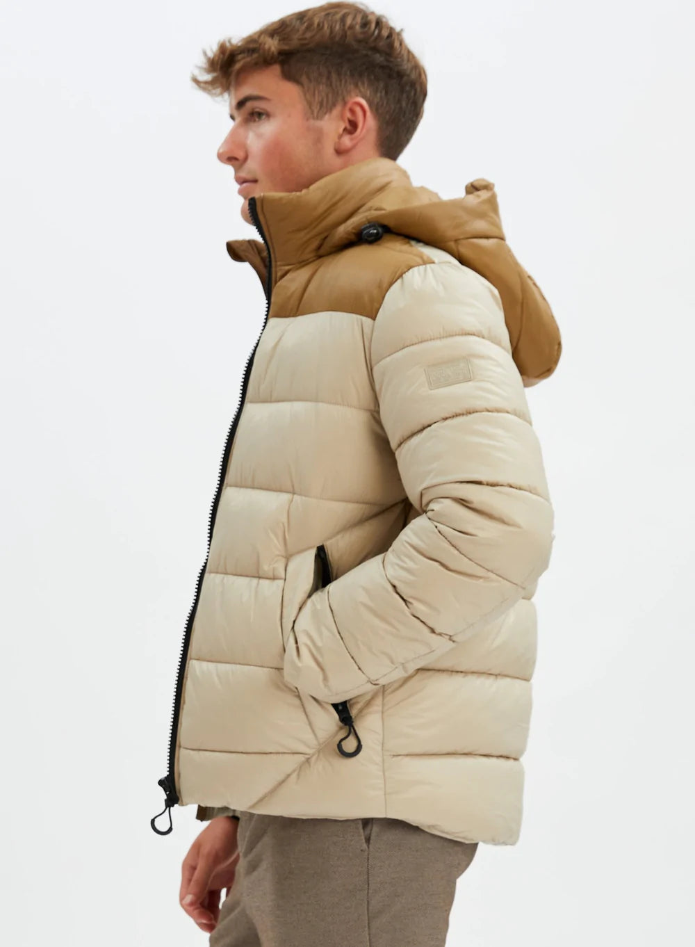 Beige puffer 2025
